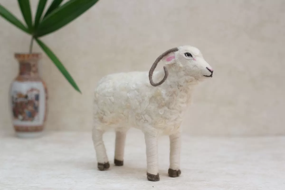 De Kulture Handmade Premium Wool Felt Ram Eco Friendly Needle Felted Stuffed Easter Ornament Ideal for Home Office Party Decoration Holiday Décor,9x3x8 (LWH) Inches